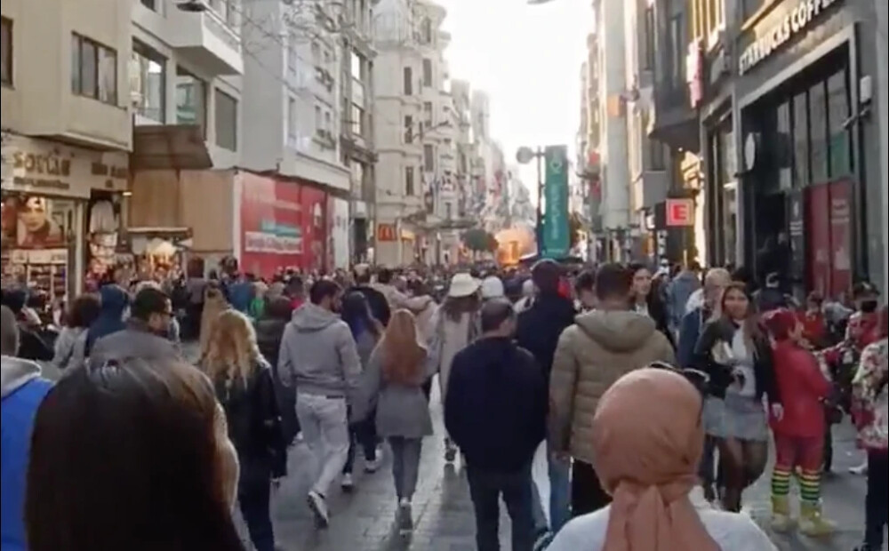 VIDEO: ļaužu pilnajā Stambulas centrā nograndis sprādziens, seši bojāgājušie