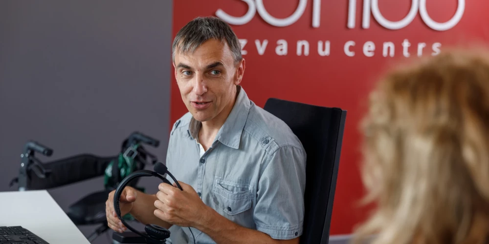 Dmitrijs ar kustību traucējumiem iejuties “Sonido” komandā.