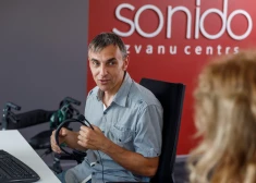 Dmitrijs ar kustību traucējumiem iejuties “Sonido” komandā.