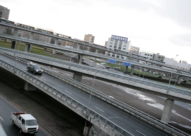 Samazinās atļauto braukšanas ātrumu uz Dienvidu tilta 