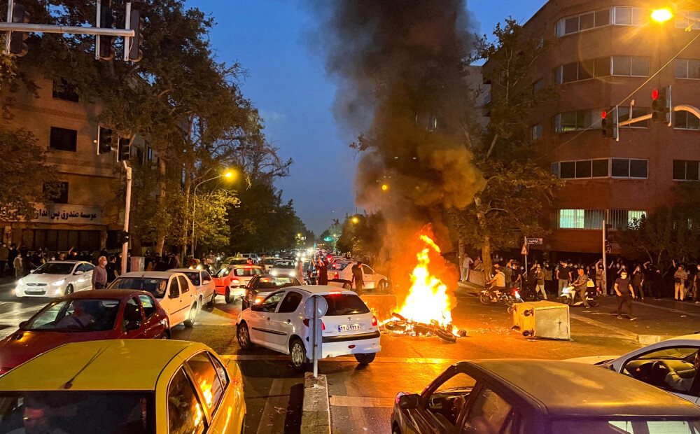 Avoti: ES vienojas par jaunām sankcijām Irānai saistībā ar protestu vardarbīgu apspiešanu