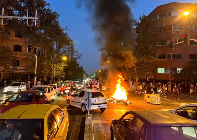 Avoti: ES vienojas par jaunām sankcijām Irānai saistībā ar protestu vardarbīgu apspiešanu