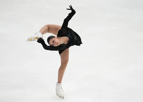 Kamila Valijeva piedalās sieviešu brīvajā slidošanas programmā daiļslidošanas sacensību laikā 2022. gada Krievijas daiļslidošanas Grand Prix, Maskavas Golden Skate, Megasport arēnā Maskavā, Krievijā, svētdien, 2022. gada 23. oktobrī.