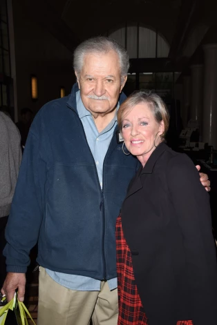 Džons Anistons ar otro sievu aktrisi Šeriju Rūniju.