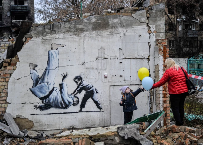 Britu grafiti mākslinieka Benksija sienu gleznojumi dažādās Ukrainas pilsētās.