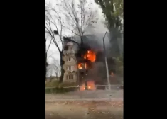 VIDEO: Kijivā šobrīd nogrand raķešu sprādzieni – krievi turpina šaut vēl un vēl