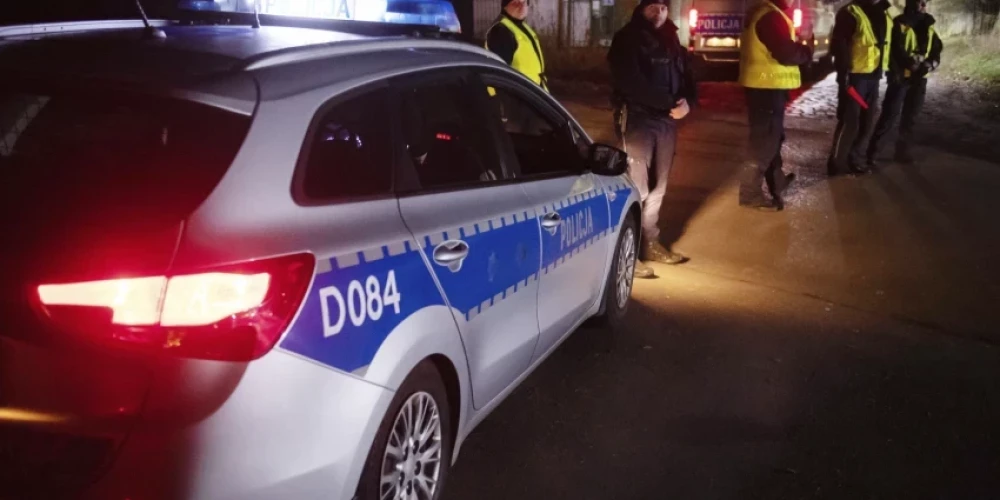 Две ракеты упали в городе Пшеводув, расположенном на границе с Украиной. (Фото: AP/Scanpix)