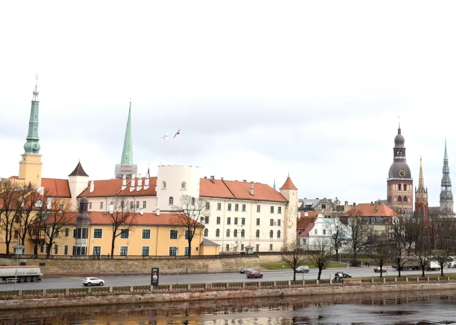 Valsts svētku laikā Rīgā būtiski satiksmes ierobežojumi; 11. novembra krastmalu satiksmei slēgs 17. novembra vakarā