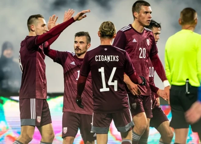 Latvijas futbolisti Baltijas kausa pusfinālā uzvar pēcspēles sitienos un iekļūst finālā
