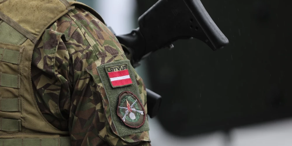 Militārajā parādē demonstrēs vērienīgu tehnikas klāstu; piedalīsies arī Ukrainas karavīri