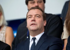 Medvedevam ir viedoklis par Polijā notikušo "Rietumu hibrīdkaru" un to, kurp tas var aizvest
