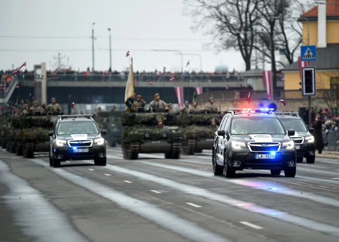 Latvijas un sabiedroto bruņoto spēku militārajā parādē piedalīsies Ukrainas karoga grupa