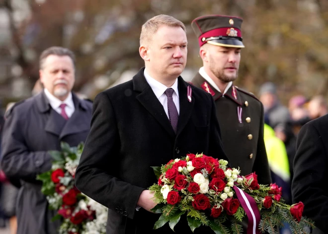 Tas, cik strauji attīstīsies Latvija, atkarīgs no mūsu pašu drosmes un darba ikdienā, svinīgajā sēdē uzsvēra Smiltēns