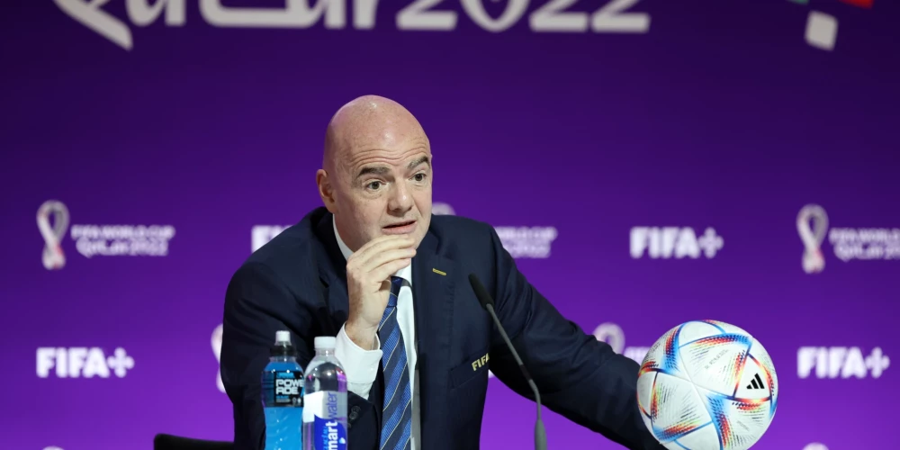 FIFA prezidents nosoda Pasaules kausam veltīto kritiku