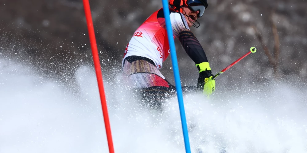 Kalnu slēpotājs Zvejnieks veiksmīgo sezonas sākumu turpina ar uzvaru un ceturto vietu sacensībās Austrijā