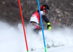 Kalnu slēpotājs Zvejnieks veiksmīgo sezonas sākumu turpina ar uzvaru un ceturto vietu sacensībās Austrijā