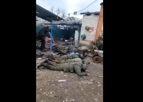 VIDEO: 11 krievu okupanti vēlējās padoties, taču viens sāka šaut - lūk, kāpēc tā bija slikta doma