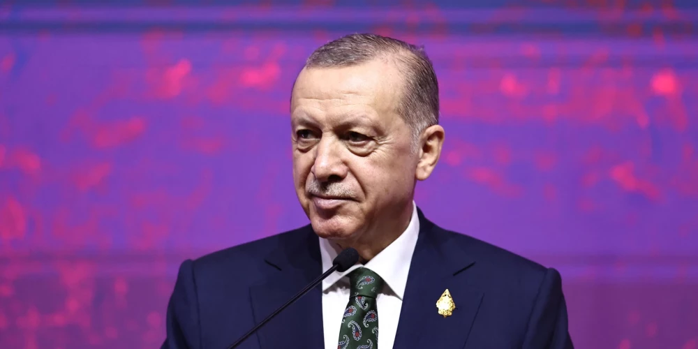 "Liksim samaksāt tiem, kas pārkāpj mūsu teritoriju." Erdogans draud ar sauszemes operāciju Sīrijā