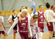 Latvijas sieviešu basketbola valstsvienības treniņš mediju dienas pasākumā Rimi Olimpiskajā sporta centrā.