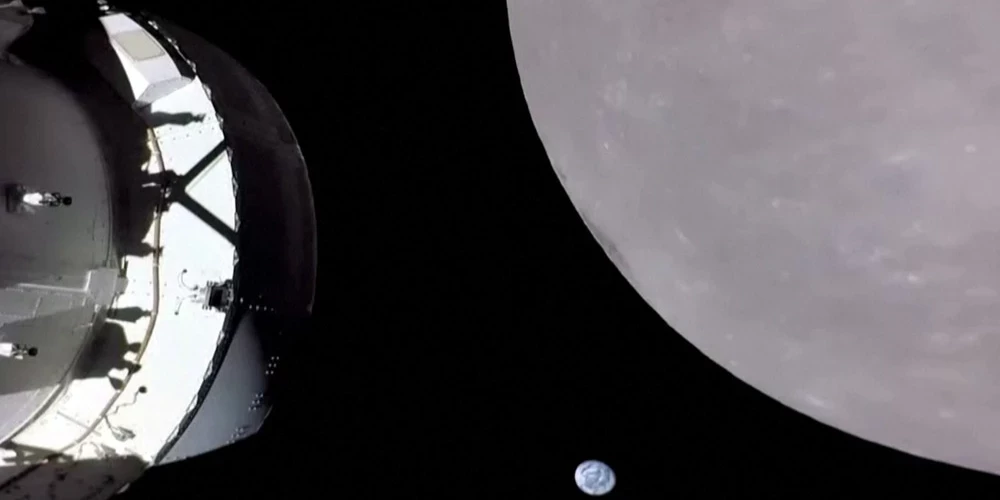 Pēc signāla atjaunošanās "Orion" nosūtīja attēlu, kurā redzama Zeme.
