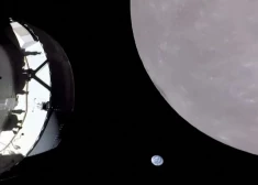 NASA uz 34 minūtēm zaudē kontaktu ar "Orion", tomēr kosmosa kuģis veiksmīgi sasniedzis Mēnesi