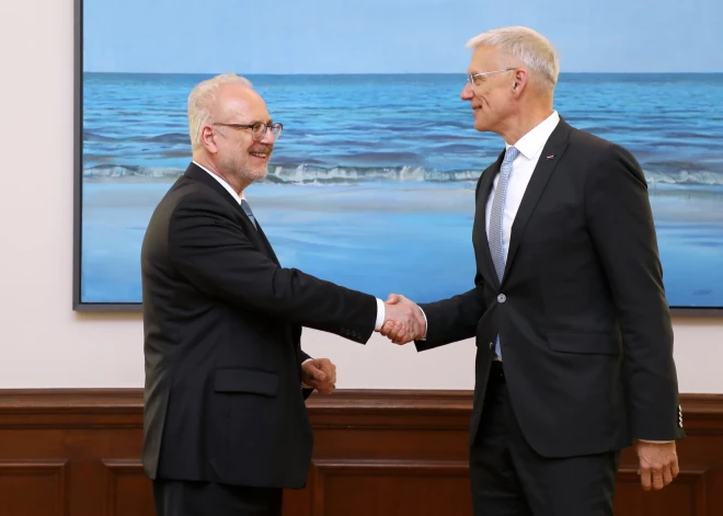 Левитс официально выдвигает кандидатуру Кариньша на пост премьер-министра