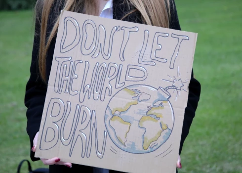 Акция Fridays For Future Latvia с целью привлечь внимание к проблемам, которые вызваны изменением климата. 
