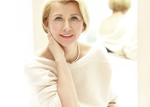 Par nesen veikto sejas plastisko operāciju Ieva Plaude izlēmusi runāt publiski, jo uzskata, ka pēdējā laikā skaistuma industrijas nozare ir pārsātināta ar ilūzijām, un cer, ka viņas pieredze kādam var noderēt un varbūt arī palīdzēt.