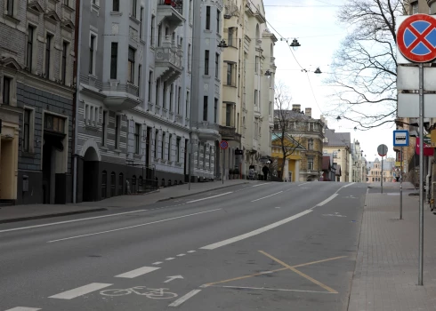 "Rail Baltica" pārvada būvniecības laikā līdz decembra sākumam Lāčplēša ielas posmā naktīs slēgs satiksmi