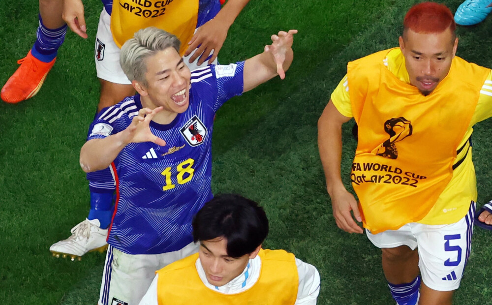 Japāna pārsteidz Vāciju un izcīna sensacionālu uzvaru
