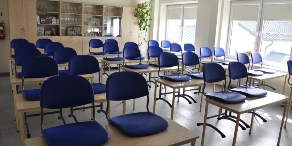 Реализацию плана по запрету изучения русского языка может осложнить отсутствие учителей (Фото: LETA)