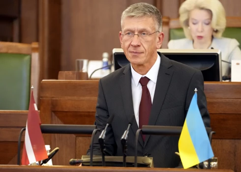 Juridiskā komisija neatbalsta ministru biedrus un jauno ministriju; lēmumu varētu pieņemt Saeima
