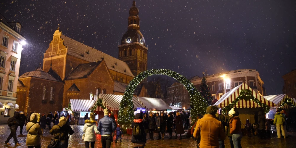 Домская площадь зимой 2016 года