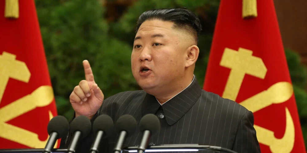 Kima Čenuna māsa Dienvidkorejas varas iestādes publiski nodēvējusi par “idiotiem”