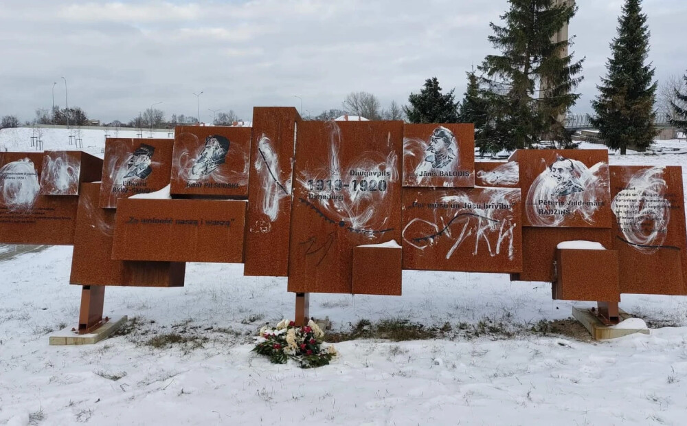 Daugavpilī apgānīts piemineklis poļu un latviešu kareivjiem, kuri Brīvības cīņās kopīgi atbrīvoja Latgali