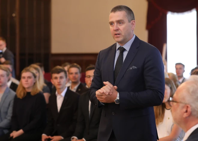 Rajevskis: topošās valdības deklarācijas melnraksts atgādina partiju politisko programmu