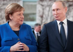 Merkelei neesot bijusi tāda vara, lai ietekmētu Putinu