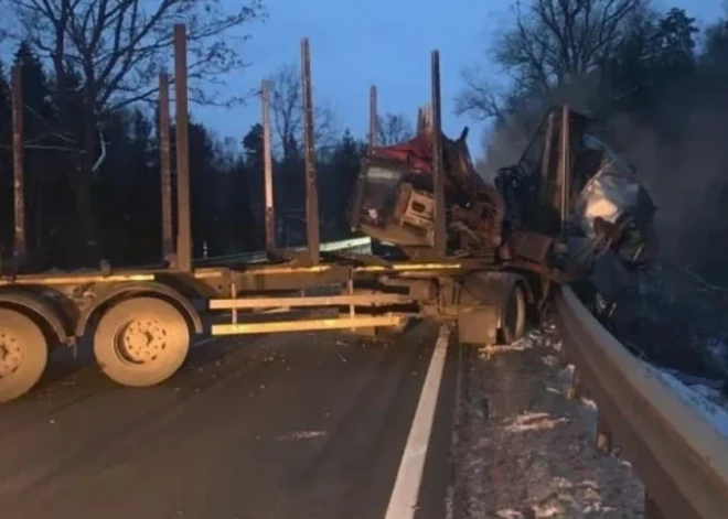 Valmieras šoseja pie Murjāņiem, iespējams, būs slēgta vēl vairākas stundas