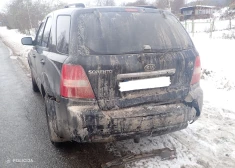 FOTO: tā notiek, ja autovadītājs uz īsu brīdi novērš skatienu no ceļa braucamās daļas