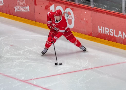 Ronalds Ķēniņš mačā pret "Ajoie" uz ledus bija 15 minūtes un 26 sekundes.