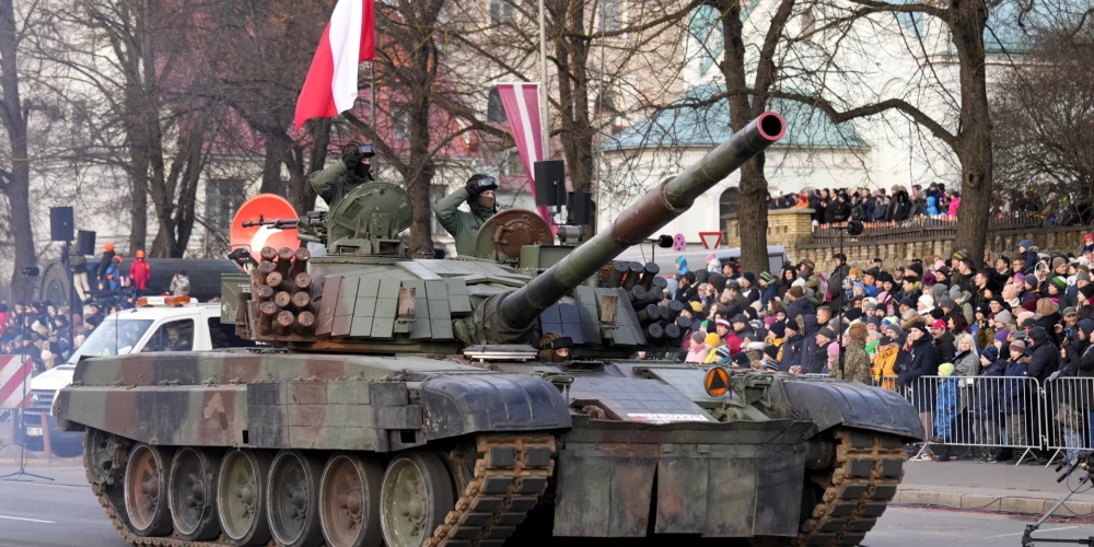 Российские пропагандисты выдали парад в Риге за угрозу из Польши