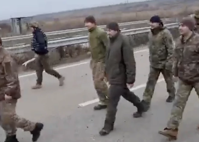 Россия и Украина провели обмен пленными по формуле 9 на 9. В Украину также вернулись трое гражданских