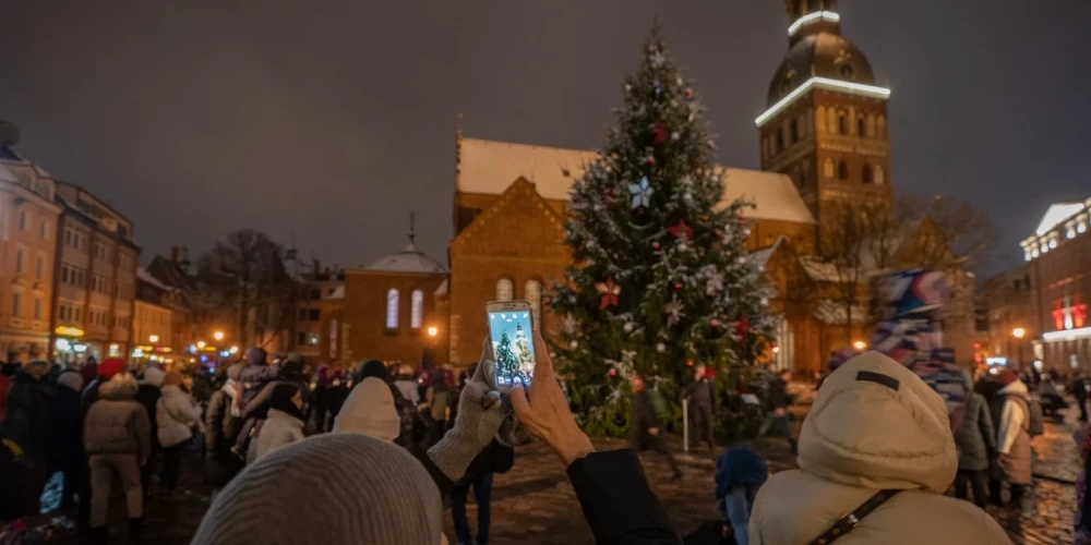 Svētdien Doma laukumā iedegs Rīgas Ziemassvētku egli