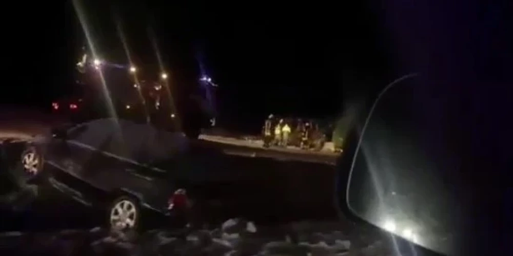 Движение транспорта полностью заблокировано (Фото: скриншот видео)