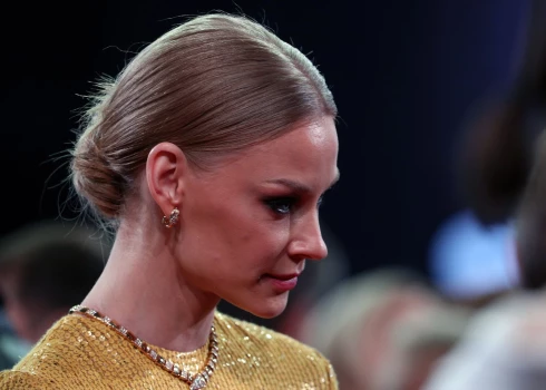 "Волочкова нервно курит": Ходченкова продемонстрировала невероятный шпагат
