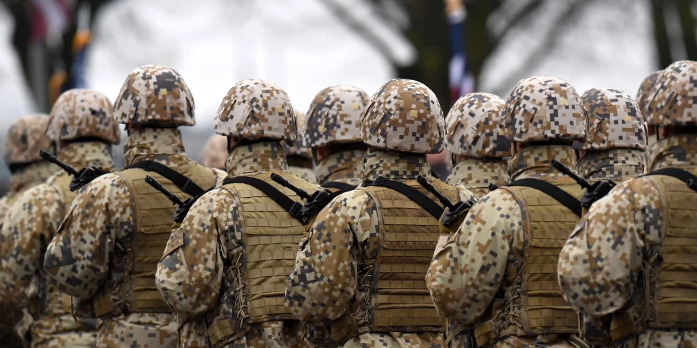 Armijas formastērpiem ticis piegādāts karavīru veselību apdraudošs audums 