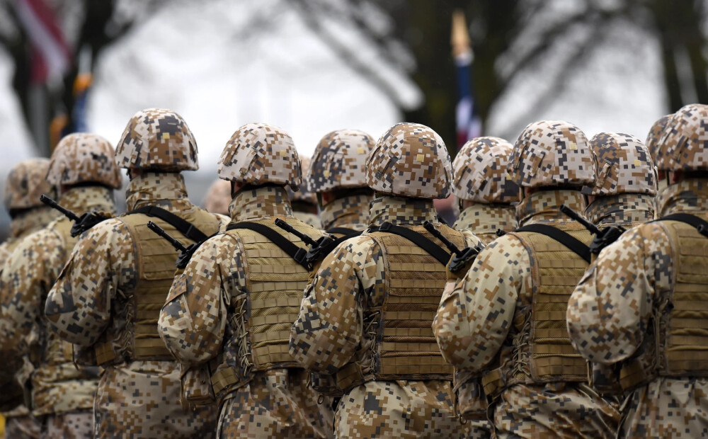 Armijas formastērpiem ticis piegādāts karavīru veselību apdraudošs audums 