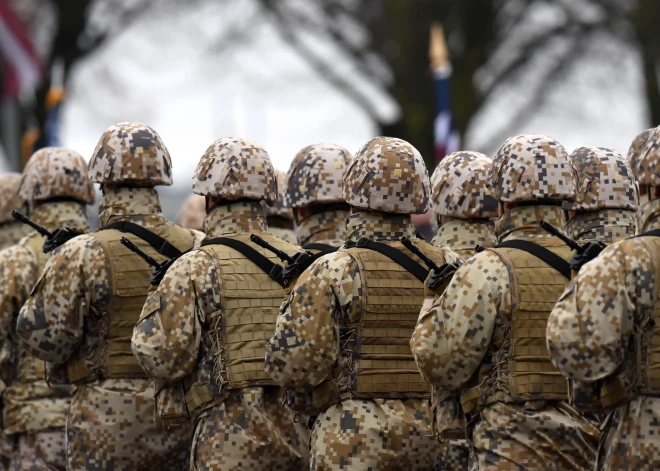 Armijas formastērpiem ticis piegādāts karavīru veselību apdraudošs audums