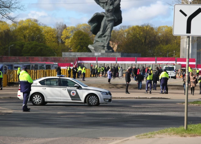 Gandrīz pusei Latvijā mītošo Krievijas pilsoņu nevajadzēs apliecināt valodas zināšanas, lai uzturētos Latvijā 