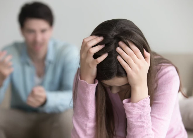 Emocionālā vardarbība - kas liecina par brīdi, kad steidzami ir jāmeklē palīdzība